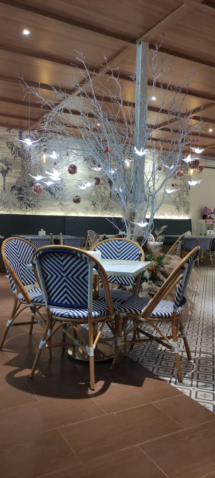 Tigris Cafe & Carwash 3