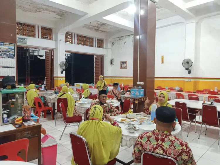 Rumah Makan Dua Wawo 9