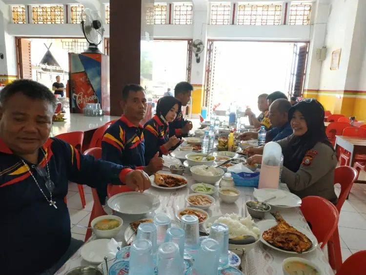 Rumah Makan Dua Wawo 2