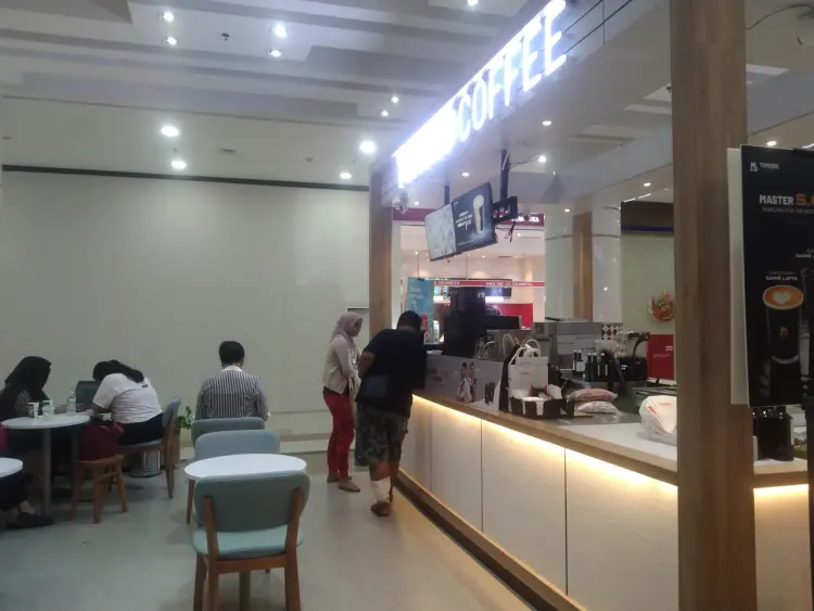 TOMORO COFFEE - Green Pramuka Square 8