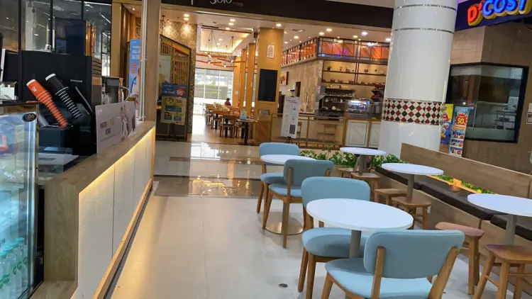 TOMORO COFFEE - Green Pramuka Square 7