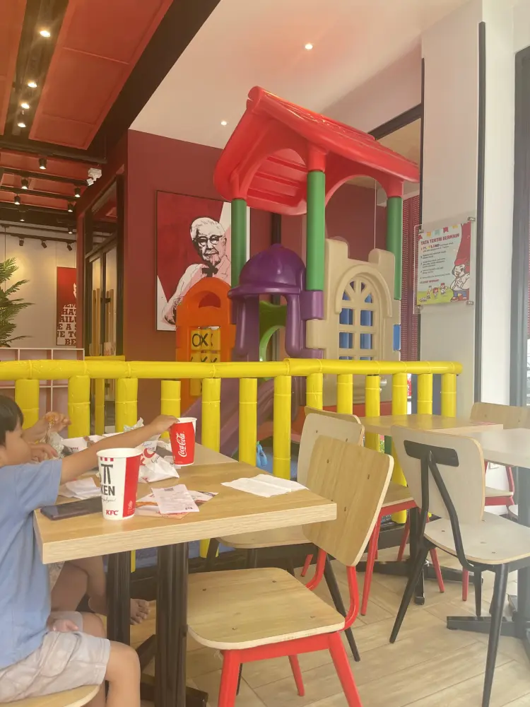 KFC Paramount Petal 2