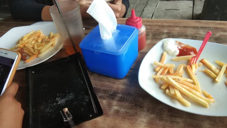 Pujasera bumi indah 6