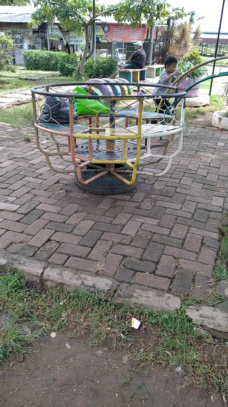 Pujasera bumi indah 3