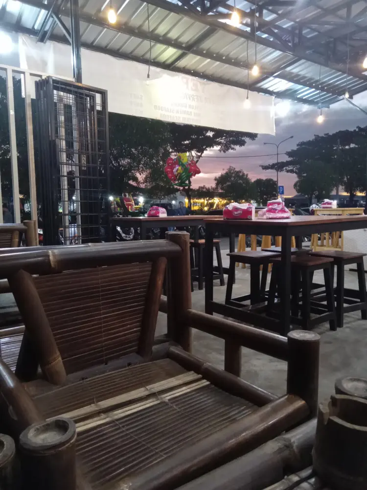 Pujasera bumi indah 2