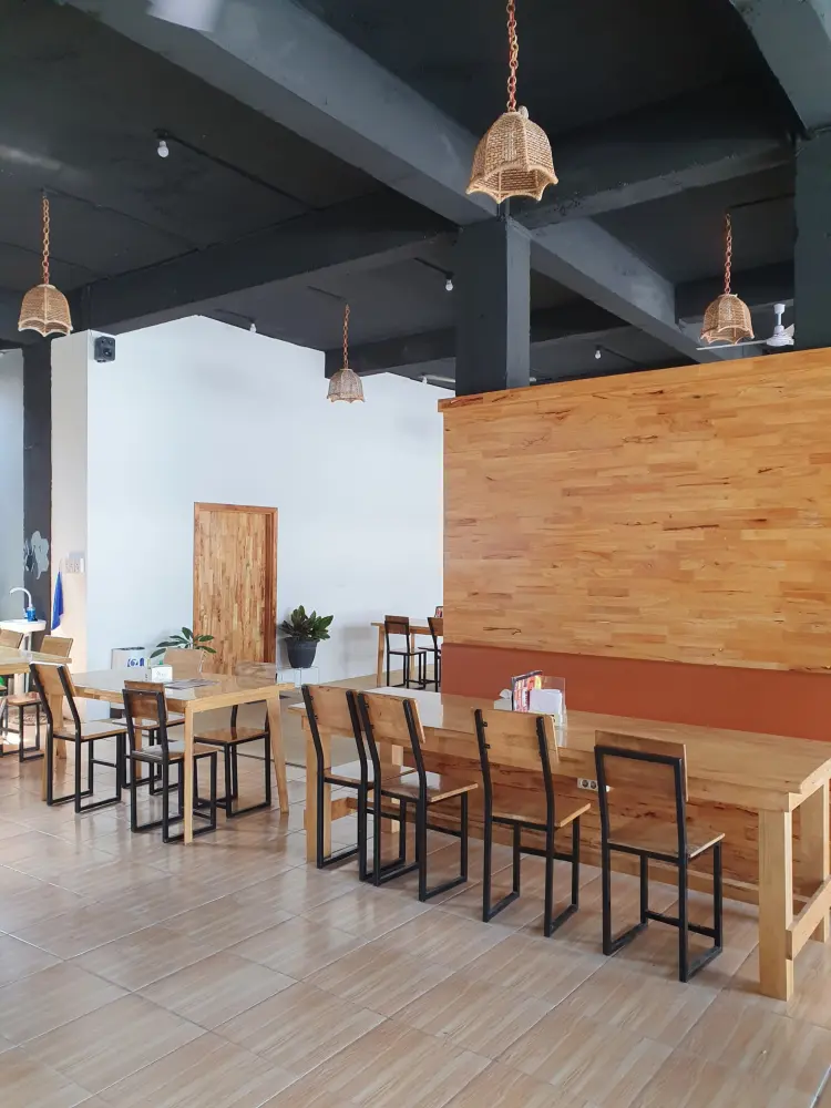 谁说咖啡馆就得安安静静?这家店的卡拉OK比咖啡还上头!