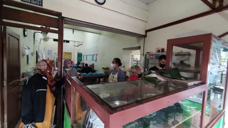 Warung Soto Ayam Gading Wetan 7