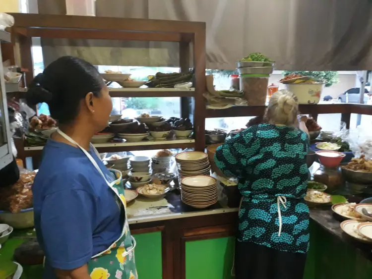 Warung Soto Ayam Gading Wetan 6