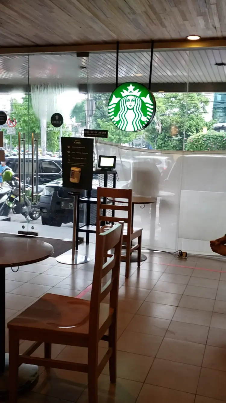 Starbucks Cideng 5