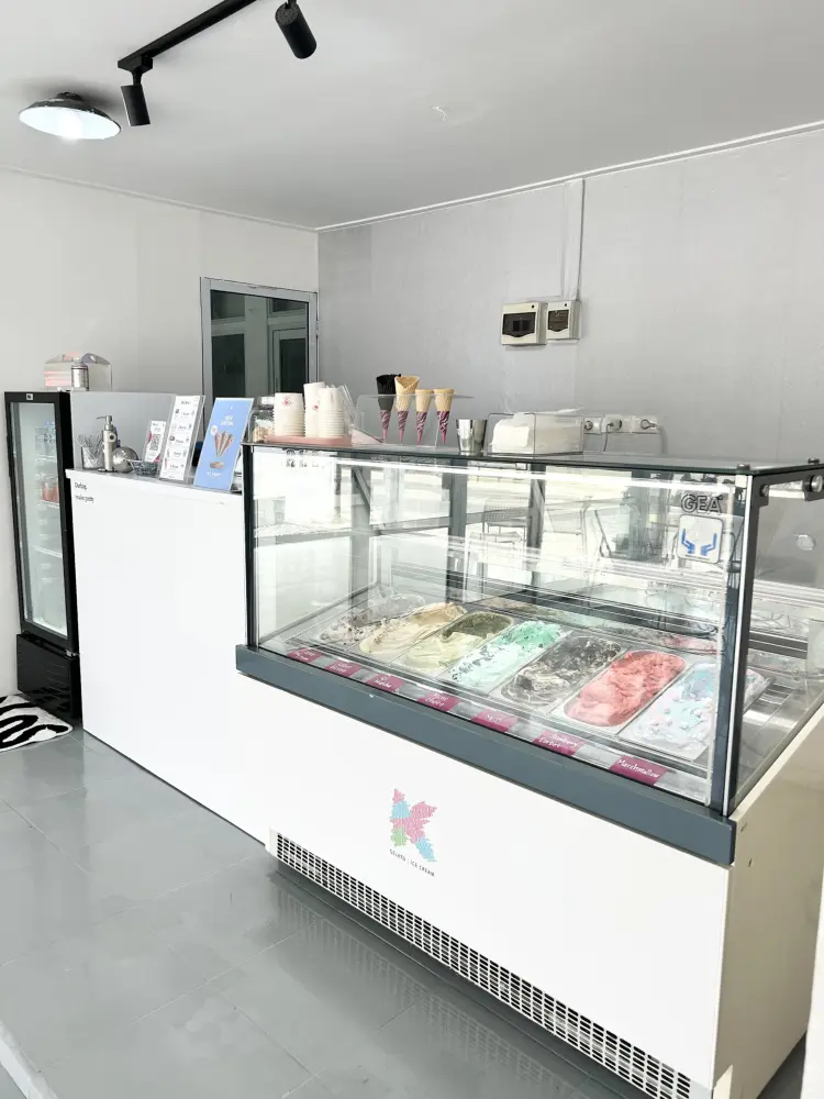 Kalgarys Gelato & Ice Cream 10