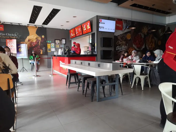 Richeese Factory Pamulang 1