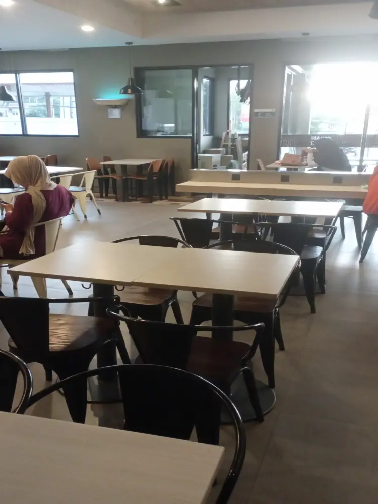 Richeese Factory Pamulang 7