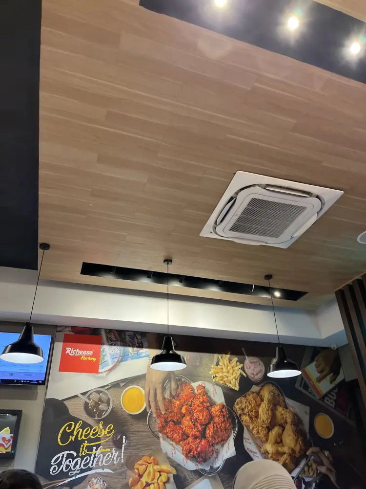 Richeese Factory Pamulang 4