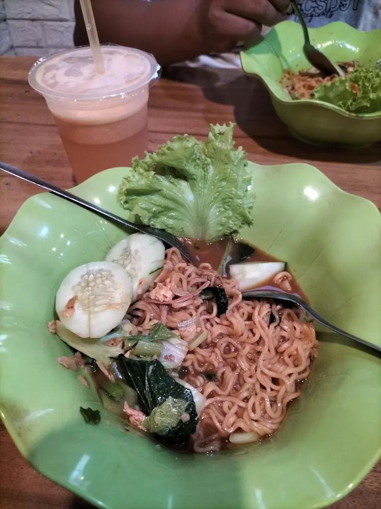 Warung CEMPLON Nasgor 4