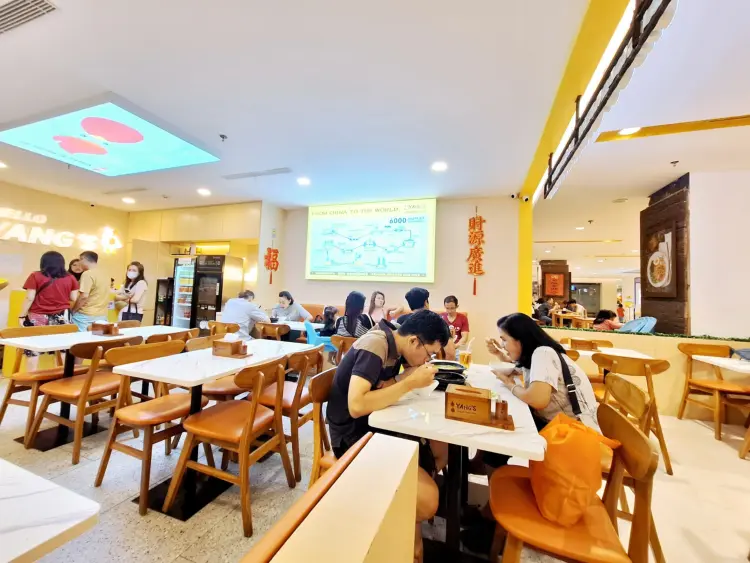 Yang's Braised Chicken Rice Gajah Mada Plaza 6