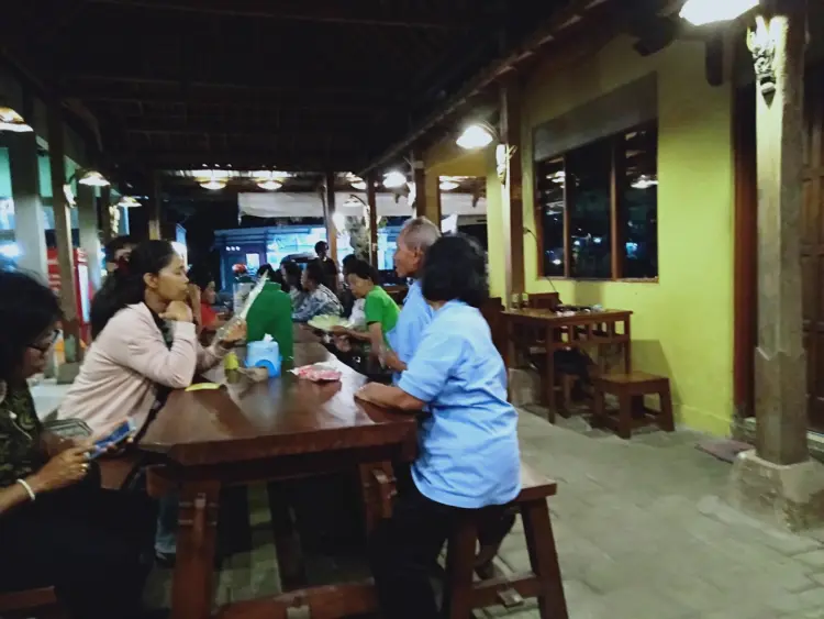 Warung Jadhug Istimewa 6