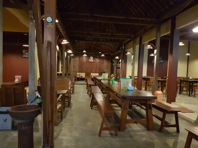 Warung Jadhug Istimewa 2