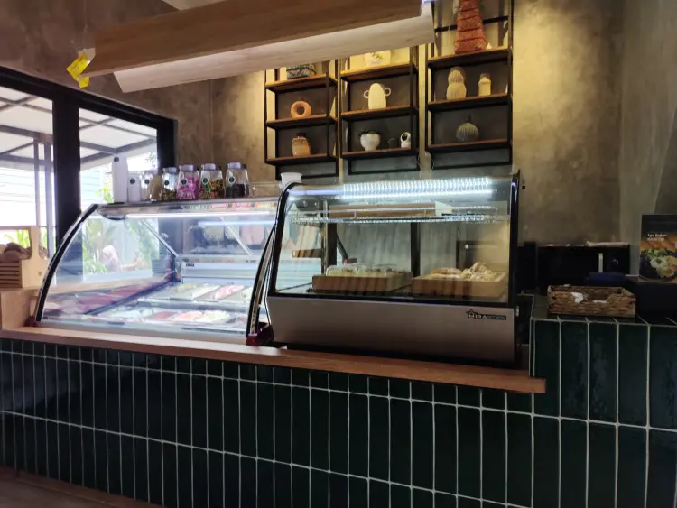 Otakiri Cafe & Resto 9