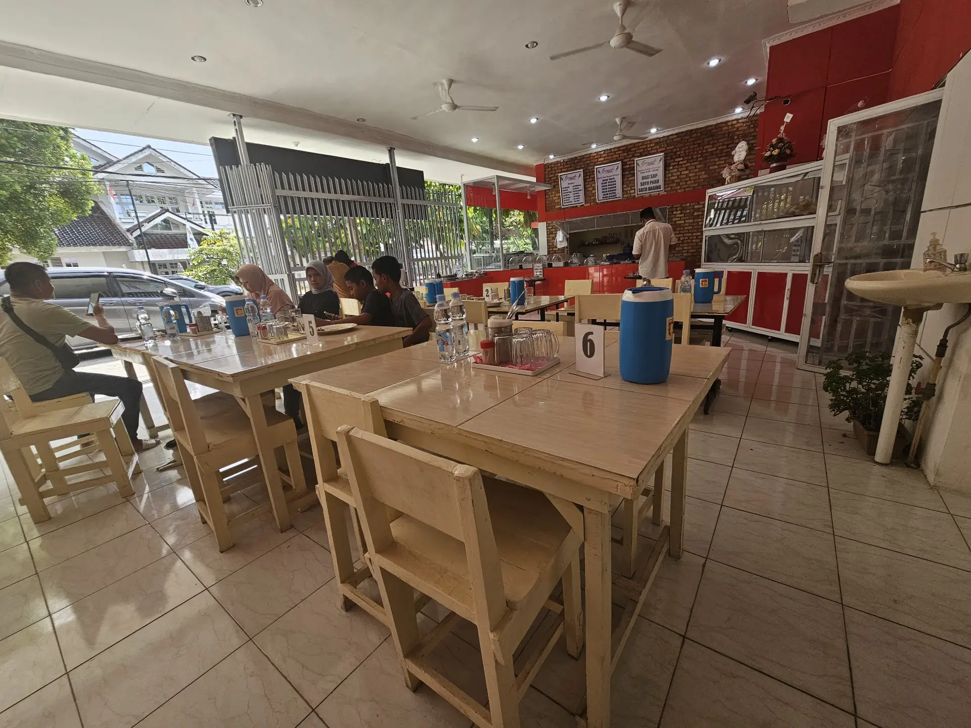 An 8k Rupiah Padang Buffet? I'm afraid the owner will go broke 3