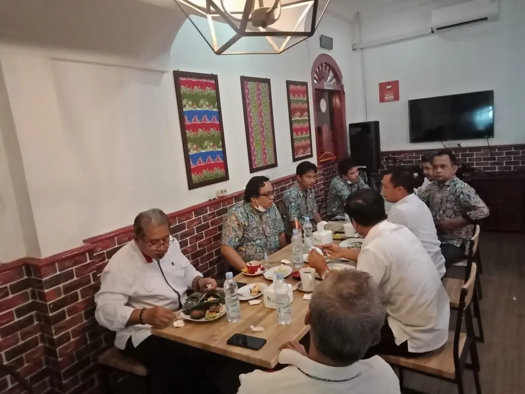 An 8k Rupiah Padang Buffet? I'm afraid the owner will go broke 4