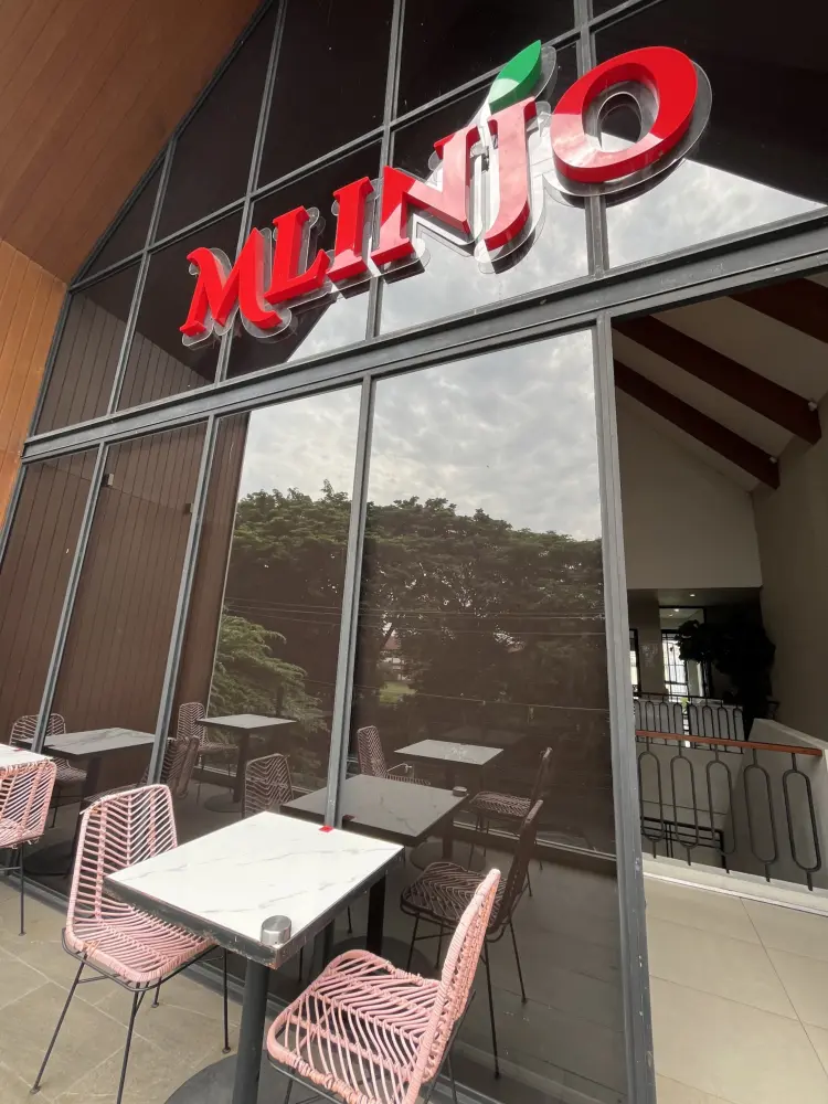 Mlinjo Cafe and Resto Semarang 1