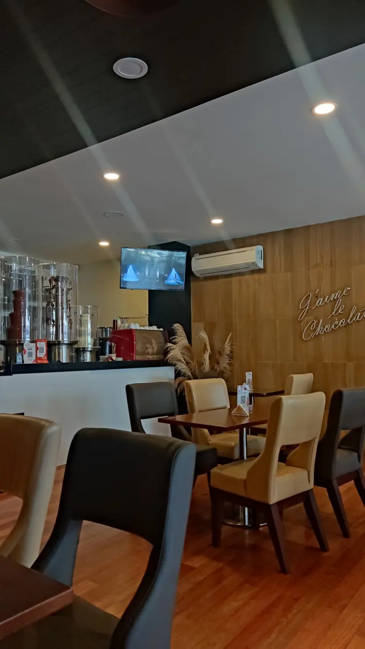 Moreau Chocolatier's Cafe 7