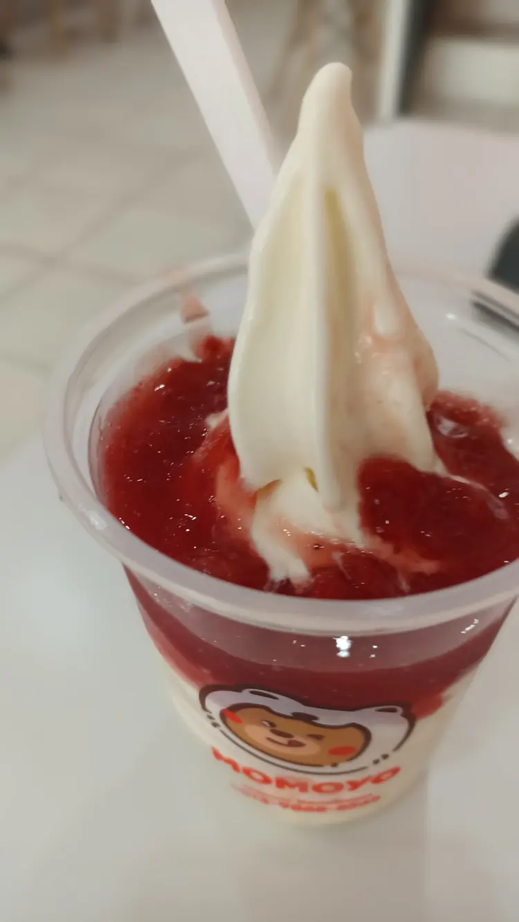 Momoyo Ice Cream & Fruit Tea - Pramuka 3