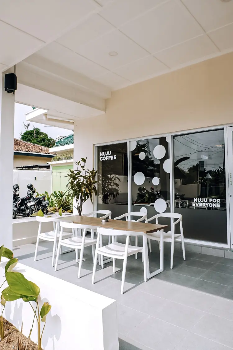 Nuju Coffee HQ, Enggal 7