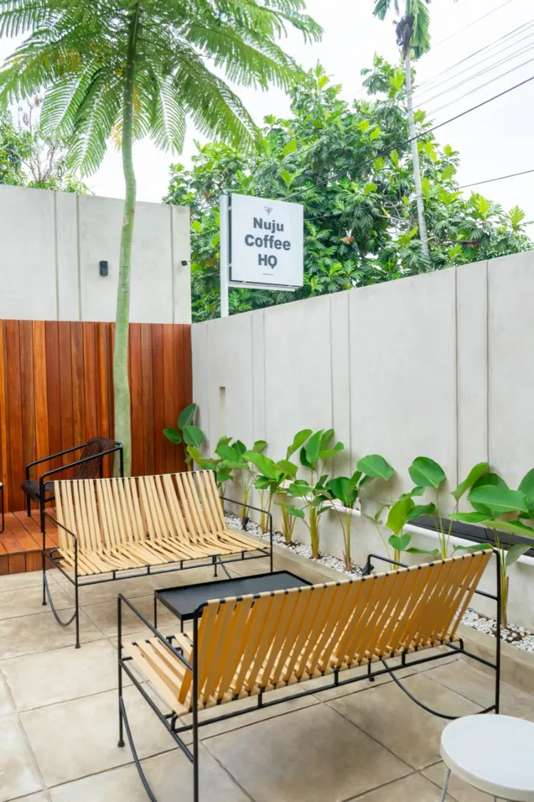 Nuju Coffee HQ, Enggal 8
