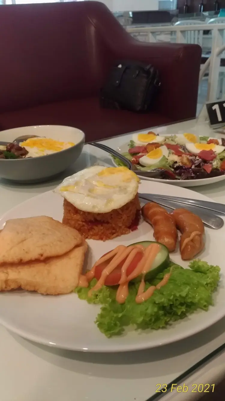 Hideout Patisserie & Cafe 7