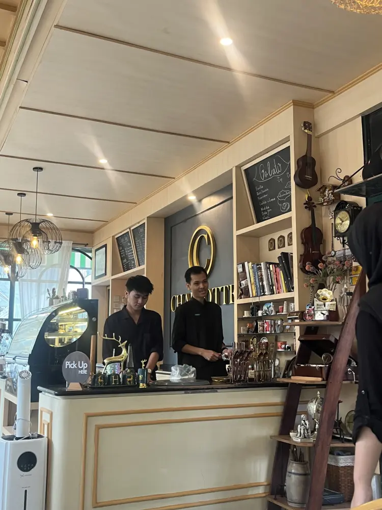 Restaurant CHARLOTTE & HUGO "meat" 10