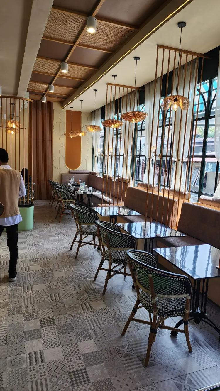 牛排Mantap但服务Anjay慢！巴东这家Google 4.9分神店，我该夸还是骂？