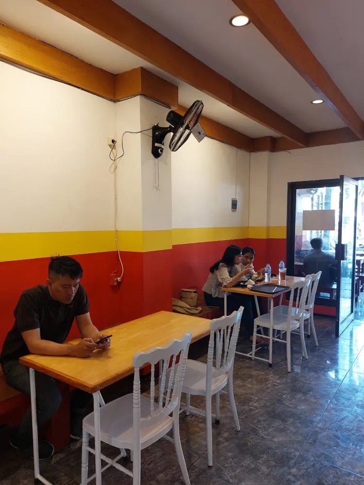 Ayam Goreng Massiva Suhat 8