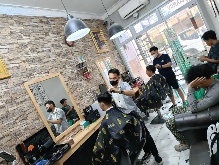 MANOV BARBERSHOP 1