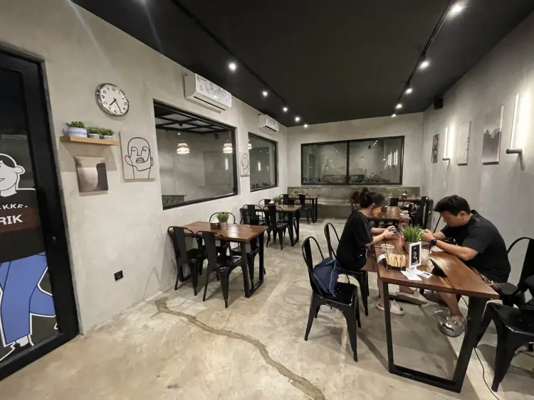 Lekker dan Kopi by Lekker Story, Meruya. 8