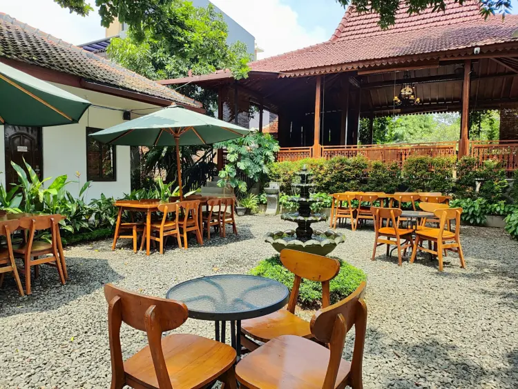 Pawon Ayoe Dine and Brew 1