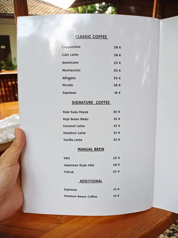 Pawon Ayoe Dine and Brew 9