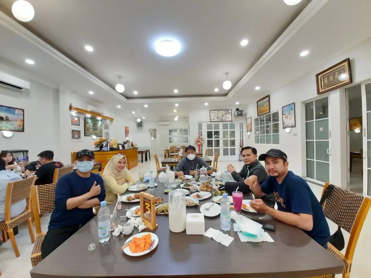 Warung Seafood Legendaris Makassar (Rating 4.7 Google), Rasanya Mantap tapi Anjay, Pelayannya Lebih Berasa Bos 2