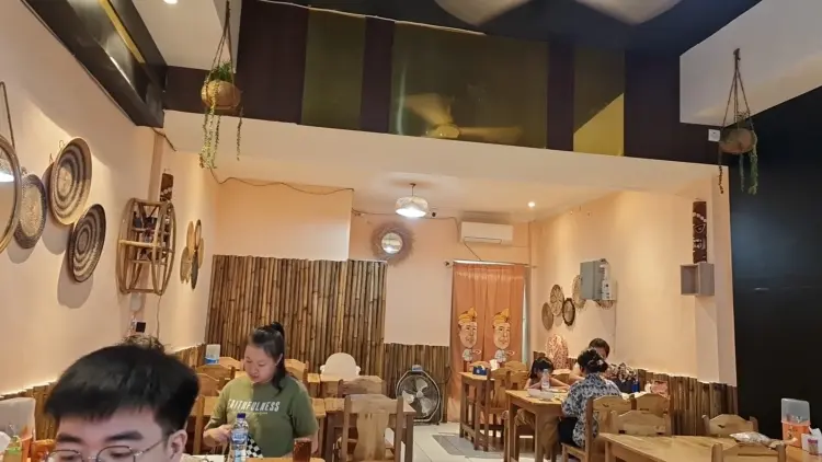 Warung Guling Pak Made 3