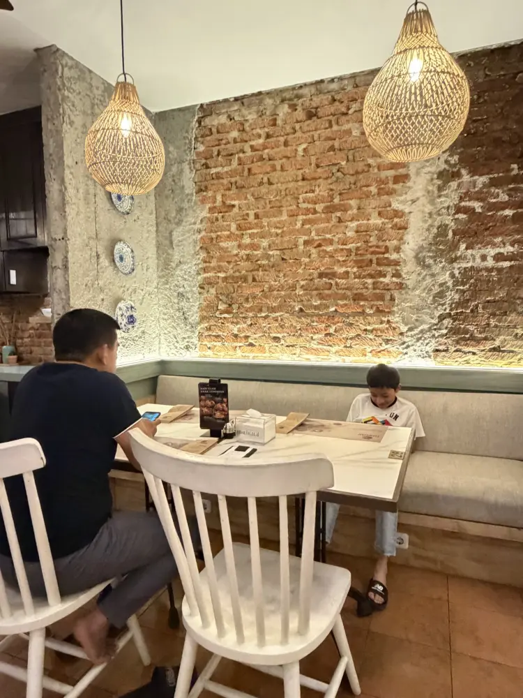 Tempayan Indonesian Bistro 7