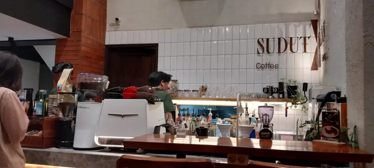 Sudut Jalan Coffee & Eatery 5