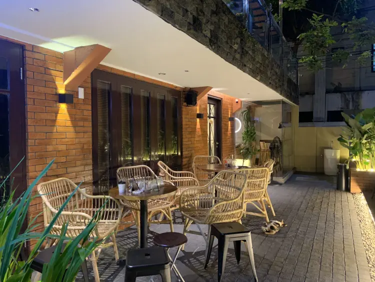 Sudut Jalan Coffee & Eatery 6