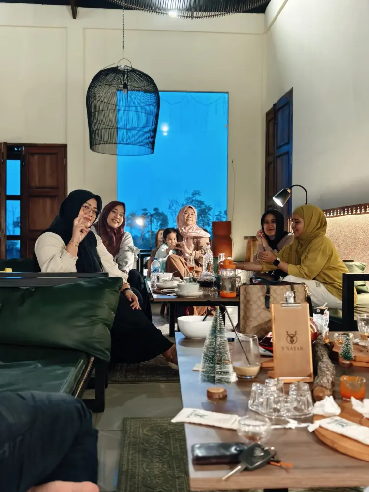 Snayan Resto & Caffee 2