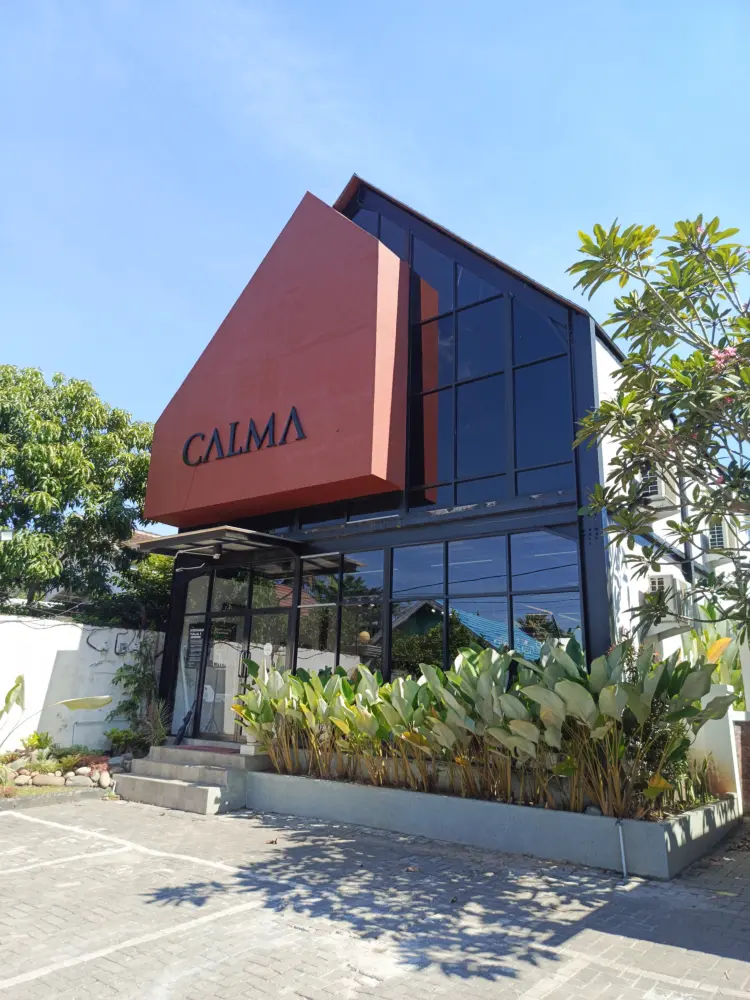 CALMA Coffee & Bistro 1