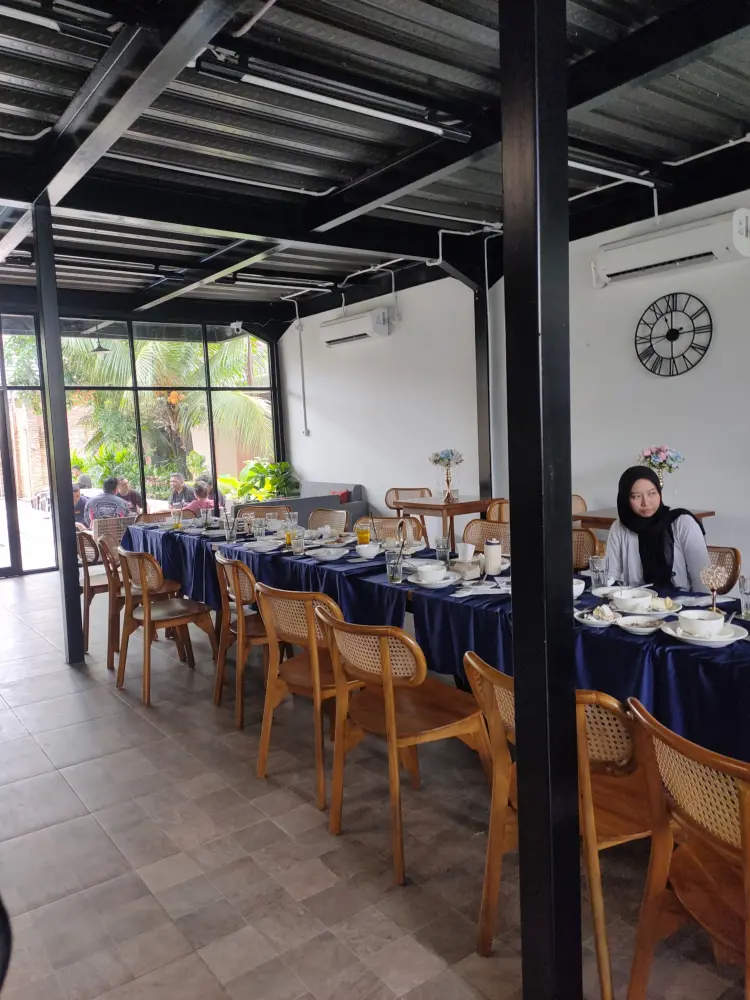 CALMA Coffee & Bistro 5