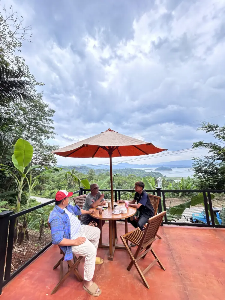 JATIGEDE CAFE OUTDOOR & ADVENTURE BY SAUNG SITURAJA 9