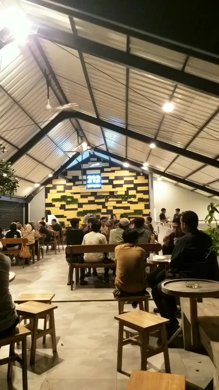 212 COFFEE & SPACE 4