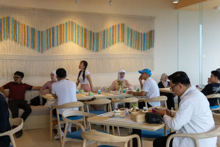 Lima Kitchen and View 4