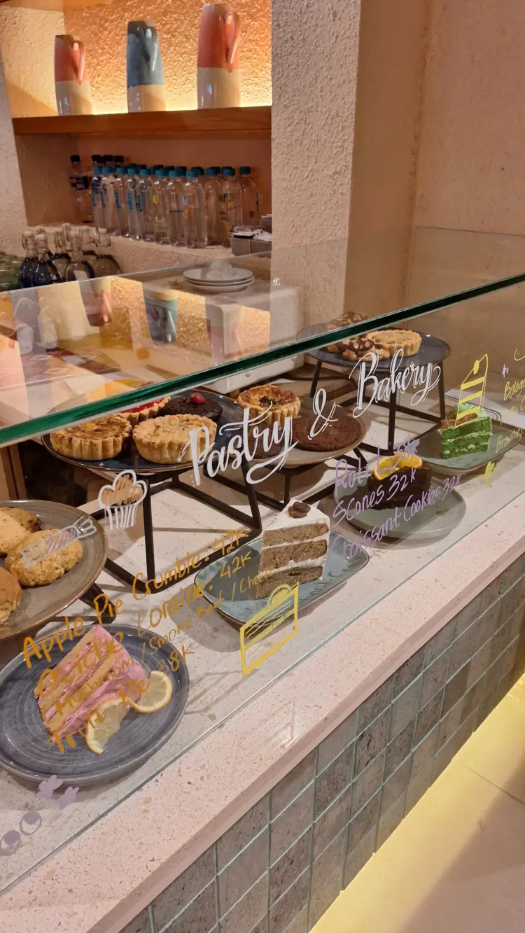 Lima Kitchen and View 9