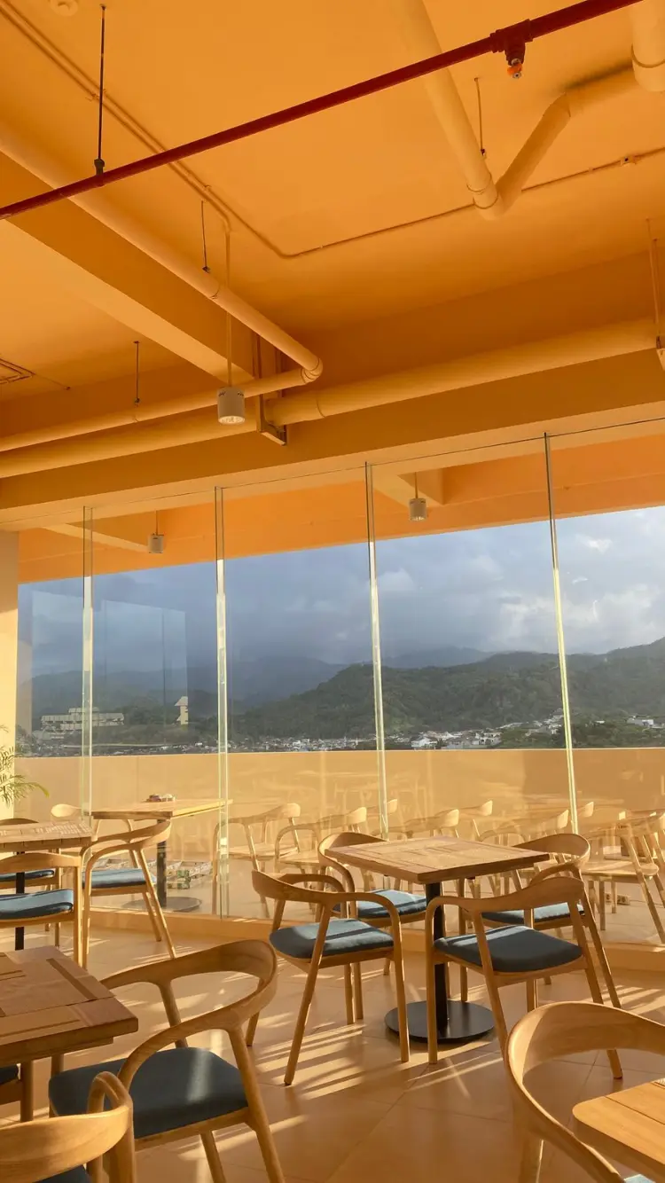 Lima Kitchen and View 5